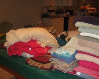 towels bedding linens