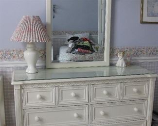 Lexington bedroom set (twin beds)