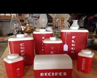 RED CANAITER SET COMPLETE Mini salt and pepper included
