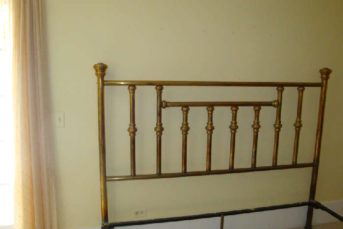 King size solid brass bed, includes rails and footboard