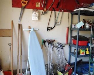 Garage - Hand tools - golf clubs - Lawn and garden tools