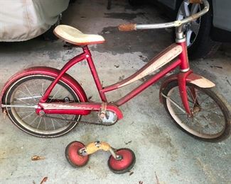 1940s skiptooth J.C. Higgins bicycle with Training wheels!!