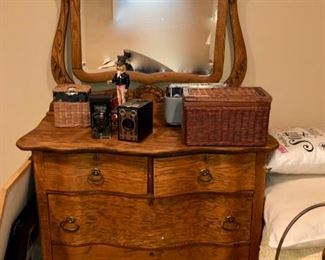 Oak dresser & mirror 