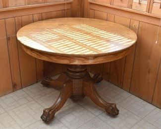 Round Oak Claw / Paw Foot Dining Table