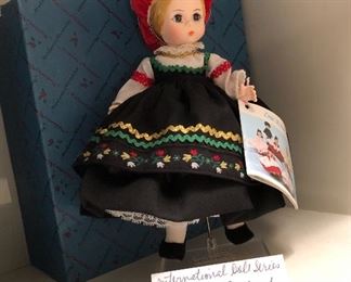 Madame Alexander international doll series. Finland.