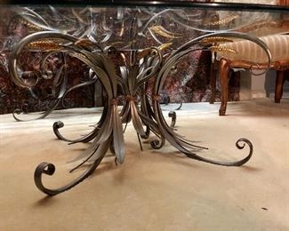 Hollywood Regency Mid Century Modernism. Gold tipped sheaf of wheat coffee table. 1950s 
36”x38”