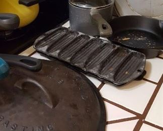 Griswold No. 9 lid and cornstick pans