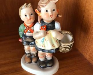 Vintage Hummel Goebel Going to market #49 3/0 figurine 