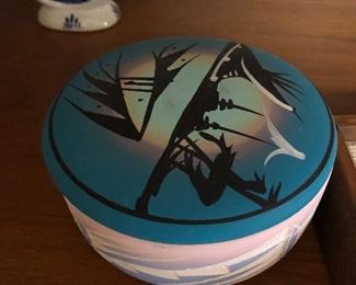 Native American pottery signed Shirl Dine