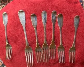 English Sterling flatware 8 pc.  Wt. 282 grams total 