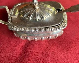 Chester English silver mustard pot Date 1895-6         Wt.  64  grams W/ coin silver salt spoon