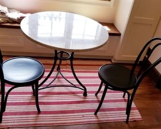 Crate an Barrel French Kitchen Round White Marble Top Bistro Table w/Iron Base