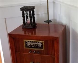 Vintage Radio, Vintage Lamp w/Edison Bulb