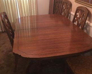 Vintage Dining Table Six Chairs and 1 leaf
Super nice