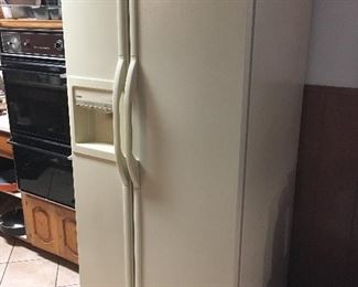 Refrigerator Side by Side ice and water in the door