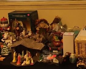 Assorted Christmas Décor 