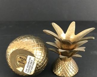 Alternate view of pineapple box