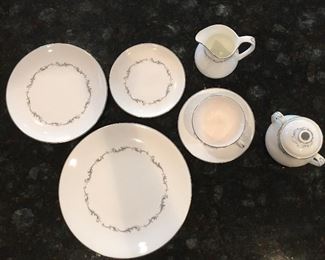 Royal Doulton Coronet 5 piece place setting; creamer and covered sugar