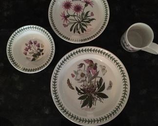 Portmeirion Botanic dinner plate, stacking bowl and salad plate