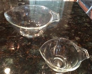 Vintage Pyrex teardrop nesting measuring cups