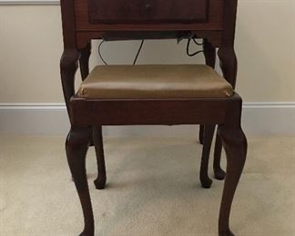 Vintage Singer sewing machine hide-away cabinet & stool