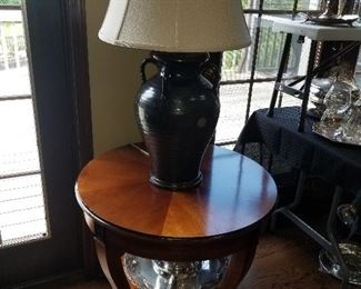 Round Occasional table, Pottery lamp