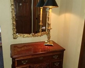 Large Mirror, Hammary chest