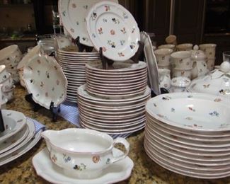 large Set, Villeroy & Boch, "Petite Fleur"