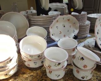 large Set, Villeroy & Boch, "Petite Fleur"