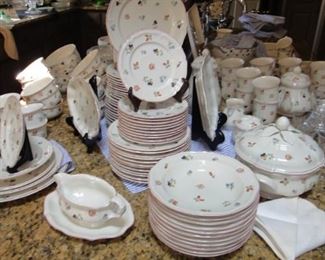 large Set, Villeroy & Boch, "Petite Fleur"