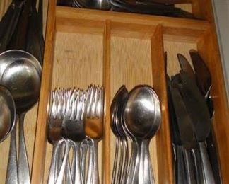 Contemporary Stainless flatwear set