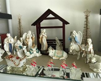 Lennox Nativity Set with Creche