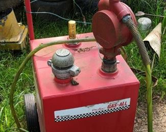 Gas cady with hand crank pump