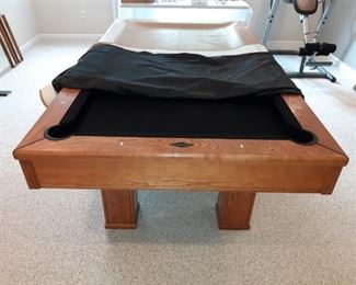 7.5 ft Brunswick Oak pool table excellent condition