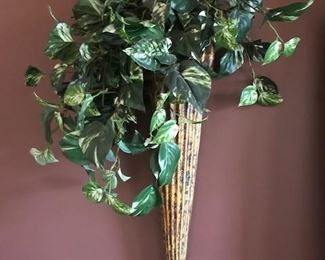 Wall hanging vase