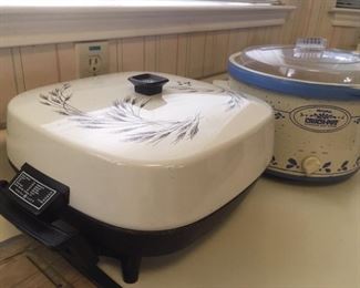 Electric skillet & crock pot