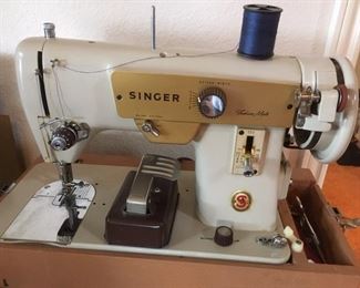 Portable zig-zag sewing machine, Model 223 Fashion Mate by Singer