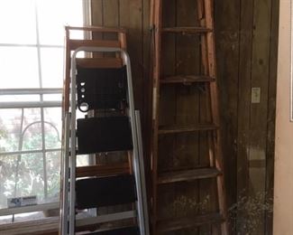 Aluminum & wooden step ladders
