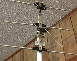Butterfly high frequency antenna, indoor/outdoor
