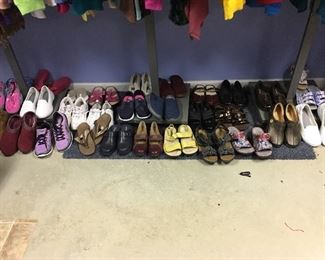 Shoes size 8m