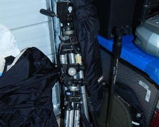 HUGE PROFESSIONAL PHOTOGRAPHY EQUIPMENT INVENTORY : TRIPODS, DARKROOM, LENSES, CAMERAS.