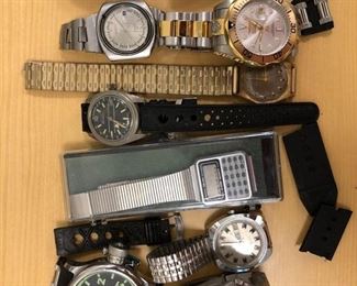 165: 	
10+ name brand watches, Invicta, Freestyle, more
10+ watches and bands; brands include Invicta, Freestyle, etc.
