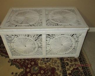 WICKER WITH GLASS TOP COFFEE TABLE STORAGE