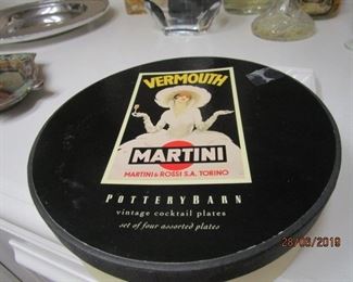 SET OF MARTINI PLATES