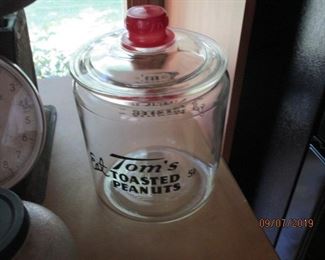 Tom's roasted peanuts jar