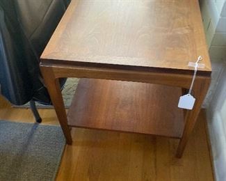 Dania table