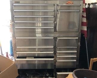 Tool chest
