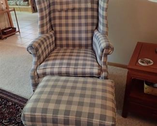 PLAID WING BACK WITH OTTOMAN