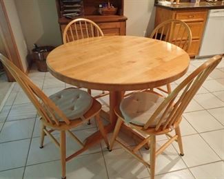   ROUND TABLE AND CHAIRS