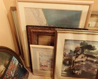 LARGE ASSORTMENT OF VINTAGE PICTURES